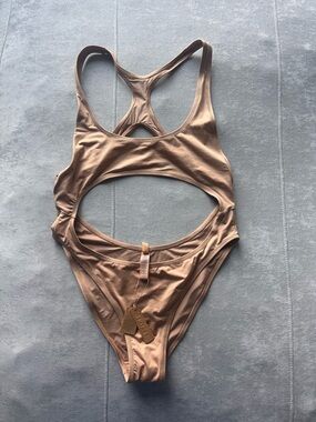 Skims Monoki One-Piece Swimsuit - Nude